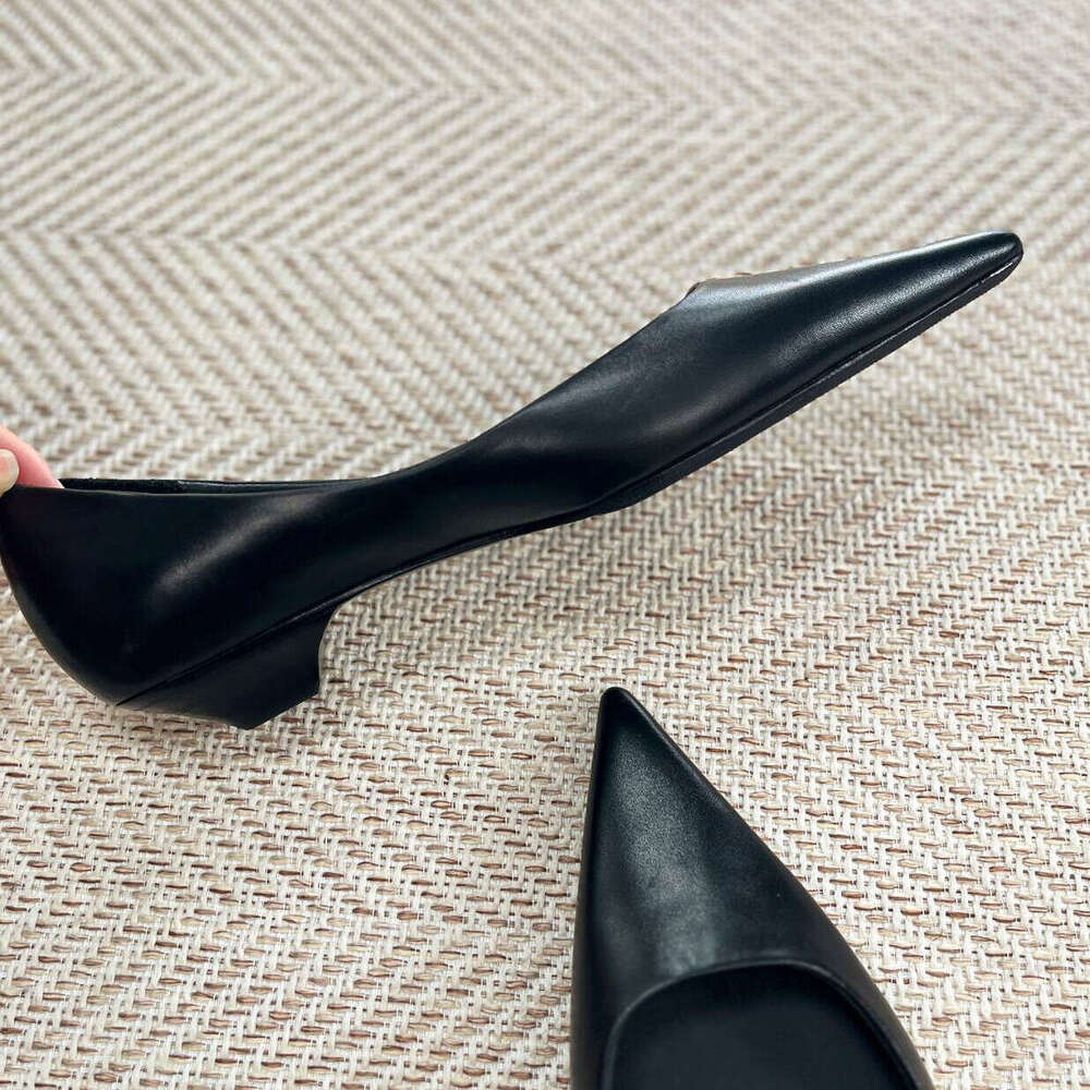 Genuine Leather French Niche High-End Pointed Toe Shallow Mouth Single for Women 2024 Summer Versatile Low Tapered Heel Commuter Shoes