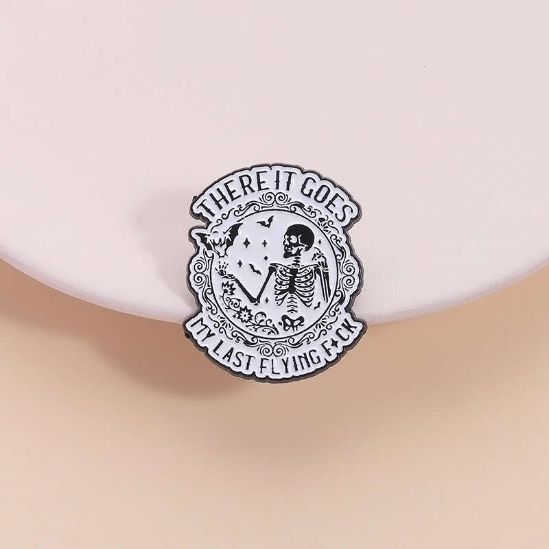 Black and White Simple Skull Halloween Costume Hat Backpack Accessories Lapel Pin Metal Badge Brooch