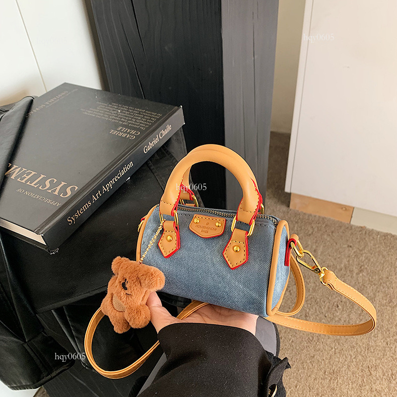 Top quality Brand High Quality New Style Free Delivery Designer Bag Handheld Fashion Mini Pillow for Women 2025 Retro Casual Shoulder Stylish Texture 