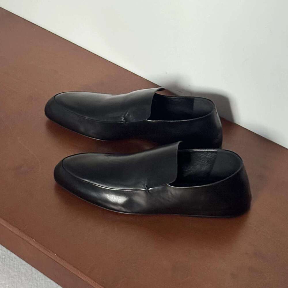 Genuine British Style Deep Mouth Pointed Toe Flat Leather for Women 2025 New Spring Versatile Loafers Commuter Single Shoes