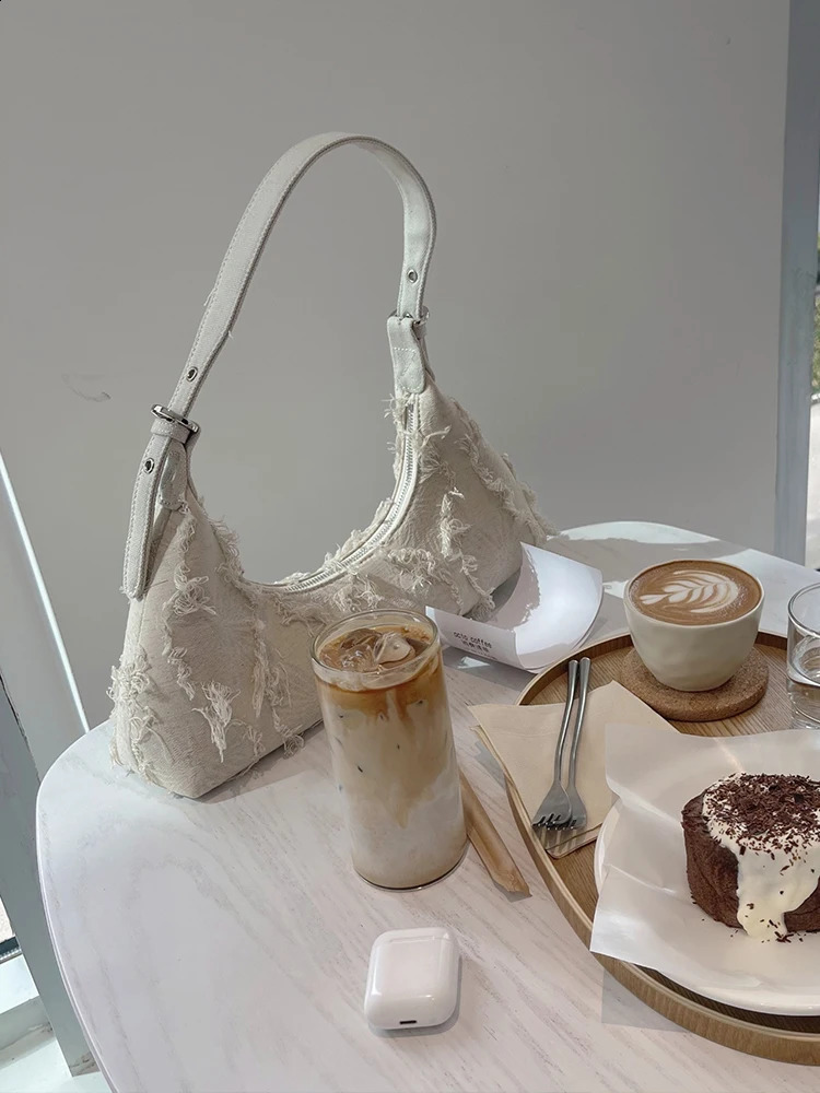 Celebrity Same Style Bag Ins Blogger Baguette Stitching Canvas Patch Tassel Retro Single Shoulder Armpit for Women 250528