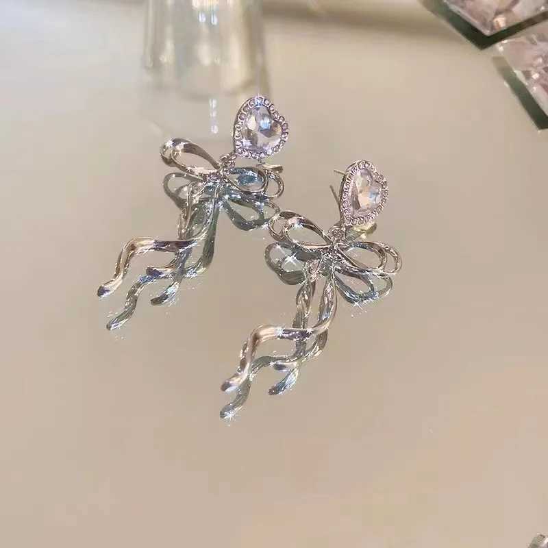 Kiss Jewelry Sweet Heart Rhinestone Butterfly Shape Dangle Earrings for Women Silver Color Korean Fashion Y2K Piercing Earring L250527