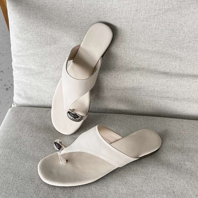 Cowhide Version ~ Korean Style Metal Toe Flip-Flops for Women, Outdoor Wear, 2025 Summer New Fashion Flat Sandals