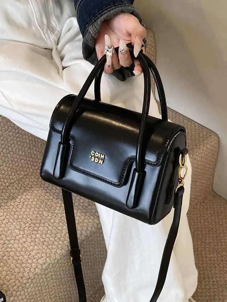 Textured Red Women Crossbody Bags 2025 Spring Trend PU Leather Small Square Bag Fashion Letter Design Lady Handbags XJ2520528