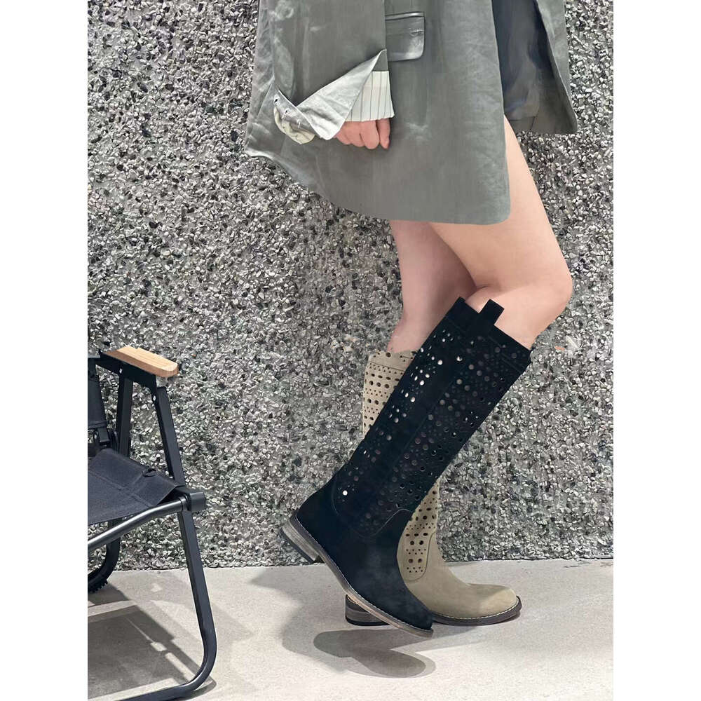Genuine Leather European Niche Laser Cut Hollow Long for Women 2024 New Mid-High Tube Round Toe Hole Riding Boots