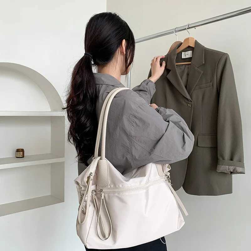 Large Capacity Shoulder Bags Oxford Waterproof Travel Duffle Lightweight Business Commuting Handbags Luxury Designer Tote BagsXJ2520528