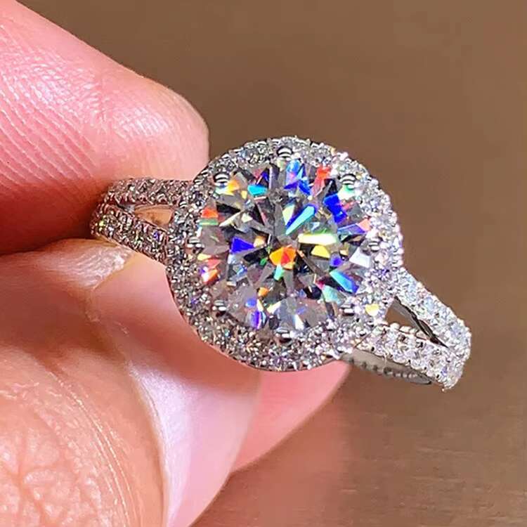 2025 New Light Luxury Bridal Gold Plated Rings Romantic Diamond Rings Round Wedding Rings for Women