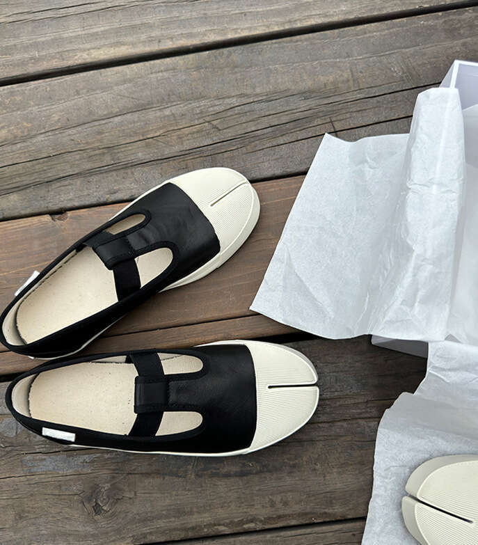 Genuine Leather Korean Style Niche Pig Trotter Split Toe Canvas for Women, White Thick Sole Flat Elastic Mary Jane Shoes