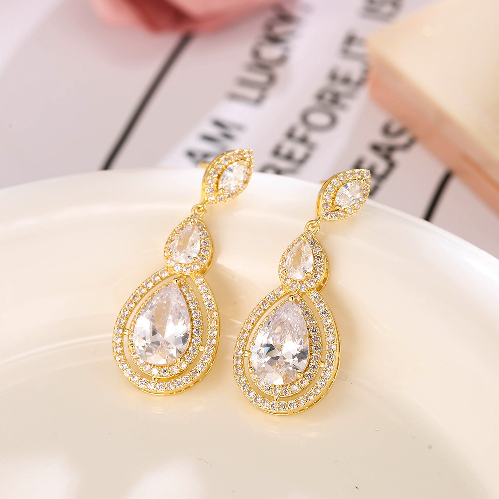CWWZircons Shiny White Cubic Zirconia Water Drop Earrings for Brides Wedding Evening Party Jewelry Accessories CZ904