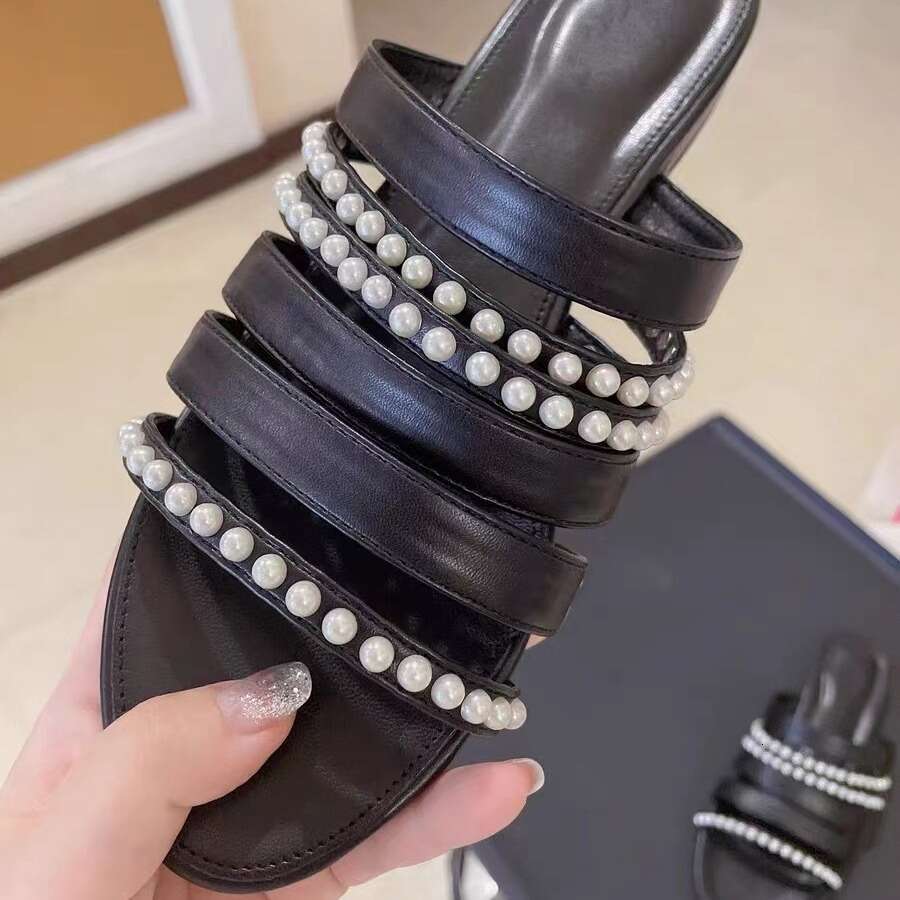 Genuine Leather Small Fragrance Pearl One-Strap for Women, Outdoor Wear, 2024 Summer New Round-Toe Low Heel Flat Hollow Out Sandals