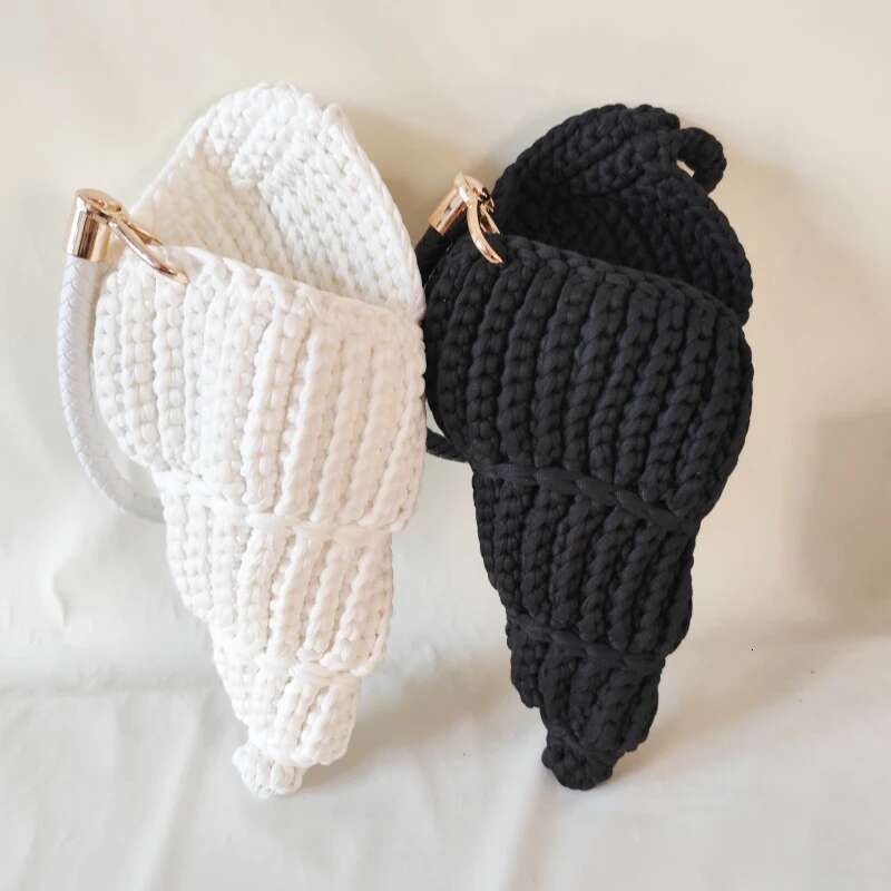 Hand-Woven High Quality Conch Pearl Chain Women Seaside Holiday Creative Shoulder Cute Shell Brand Crossbody Bag