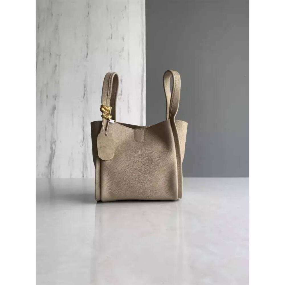 Women Casual Genuine Leather Bucket Bag New Fashion Tote Handbag Office Ladies Single Shoulder Solid Color Crossbody Bags