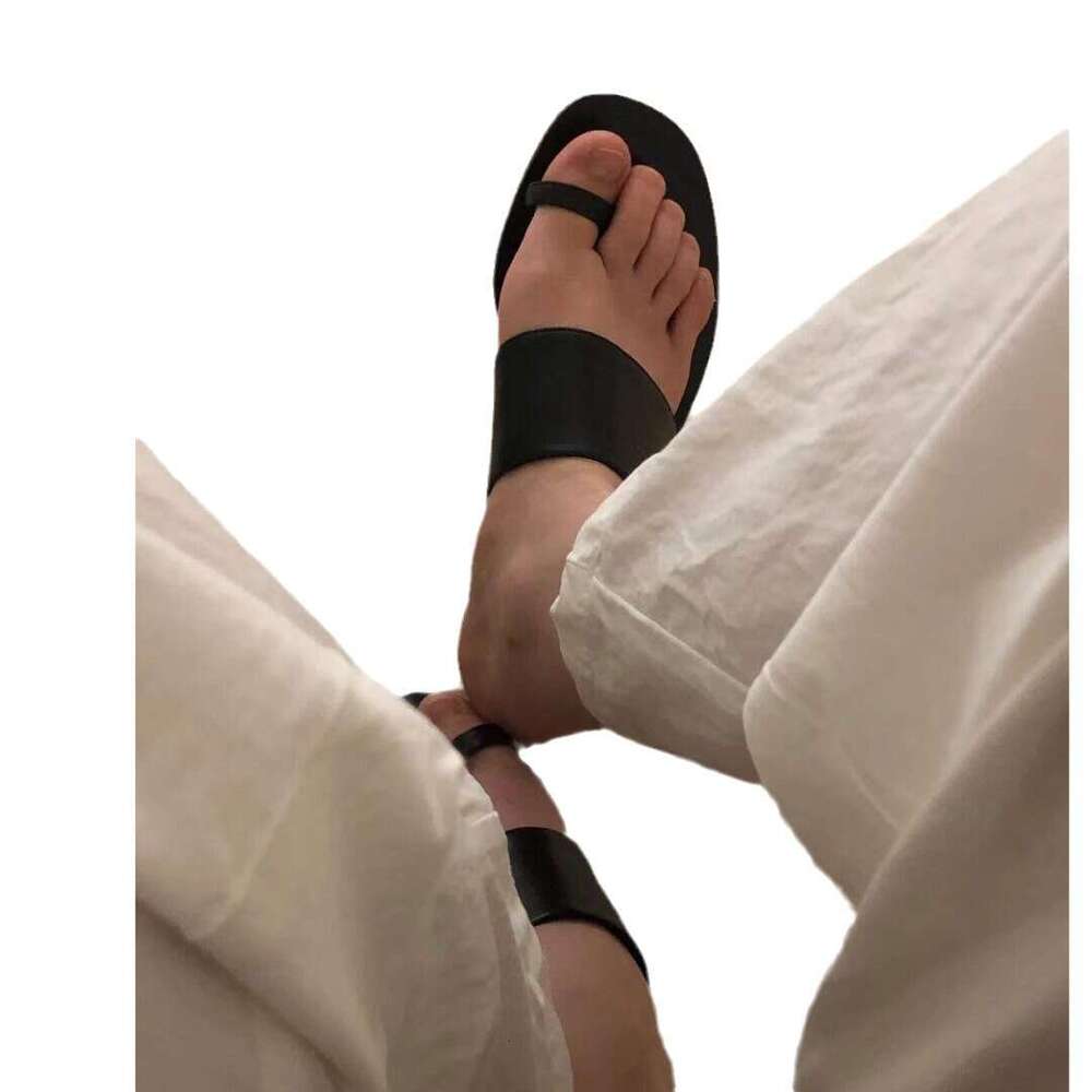 Genuine Leather Korean Style Niche Design Wide Strap Toe Post for Women Outdoor Summer New Fashion Beach Sandals