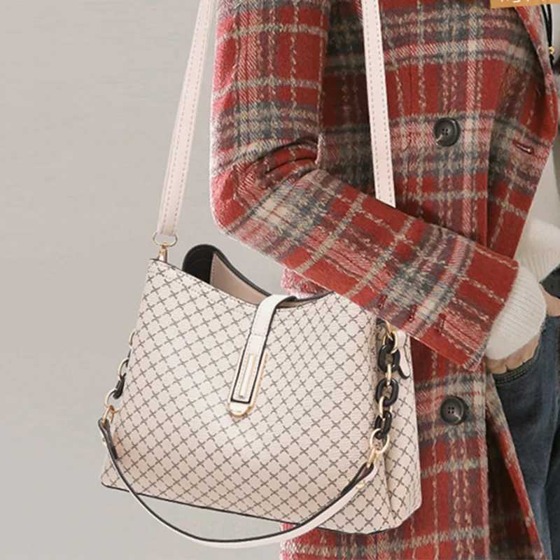 Fashion Women Bucket Crossbody Bag Vintage Tassel Designer Messenger Bag High Quality PU Leather Shoulder Bag Simple Handbag XJ2520528