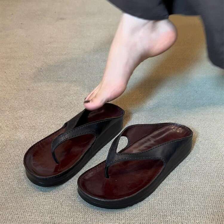 Cowhide Version ~ Niche Flip-Flops for Women, Outdoor Wear, 2025 Summer Thick-Soled Toe-Post Vacation Sandals