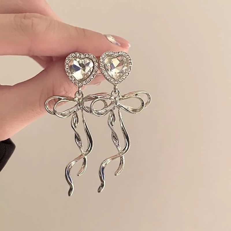 Kiss Jewelry Sweet Heart Rhinestone Butterfly Shape Dangle Earrings for Women Silver Color Korean Fashion Y2K Piercing Earring L250527