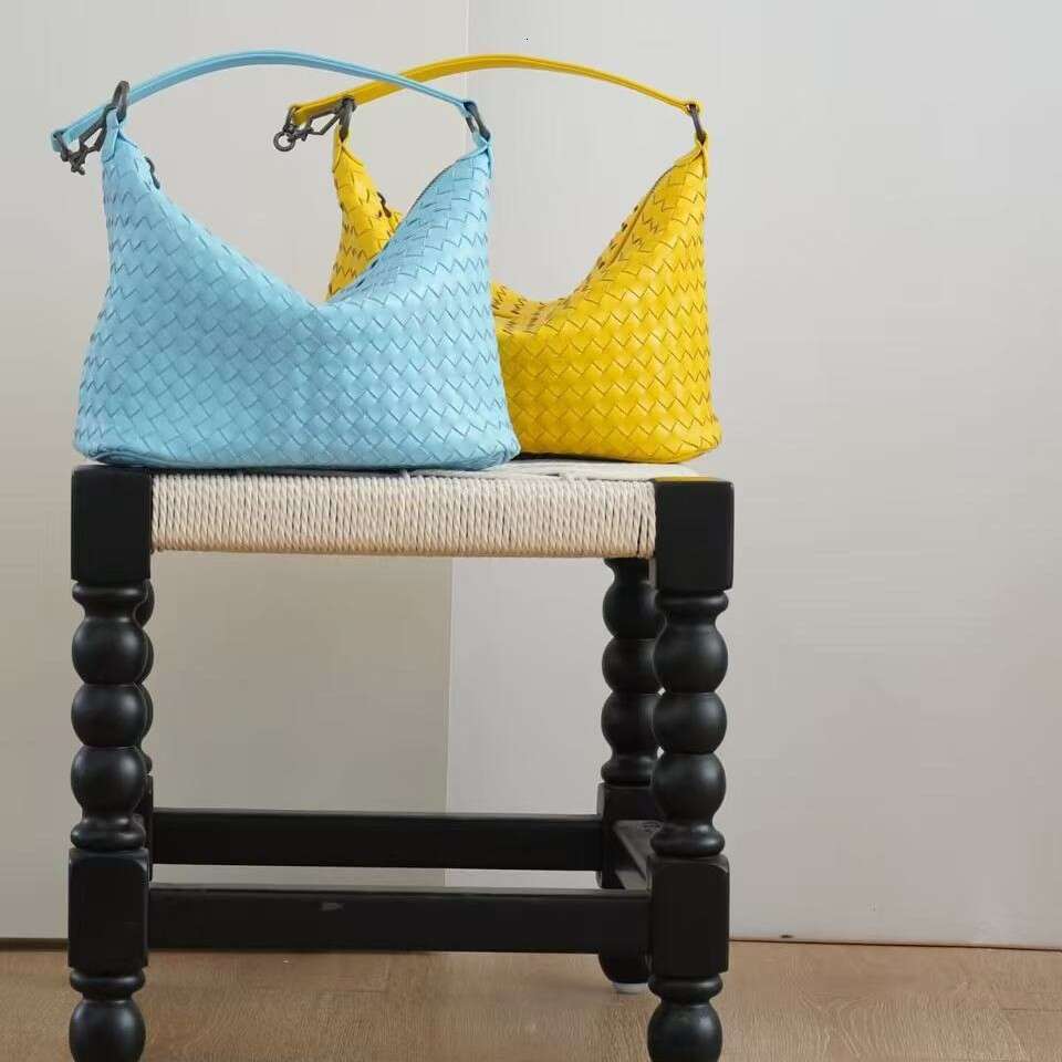Tote Bag New Handwoven Dumpling Dog Walking Underarm Hobo Single Shoulder Handbag Sheepskin Lunch Box Bag Shoulder Bag Braided Handbag