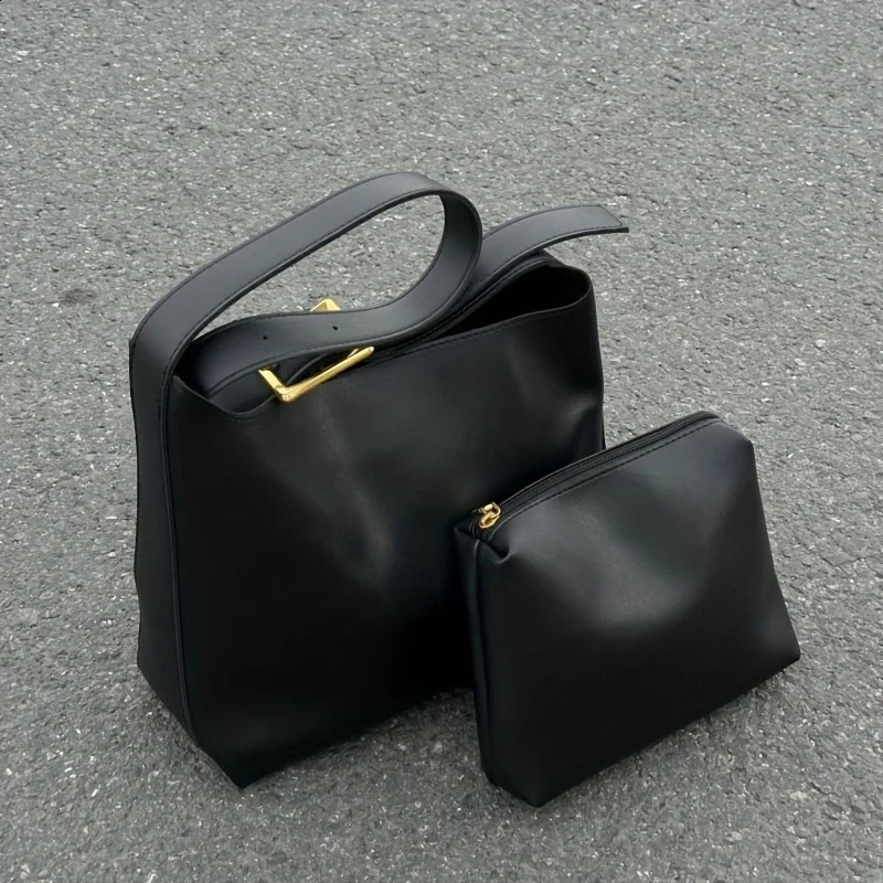 Womens Fashion Tote Bag Minimalist Shoulder Handbag Retro Faux Leather Bucket Bag Polyurethane Lining No Print 250523