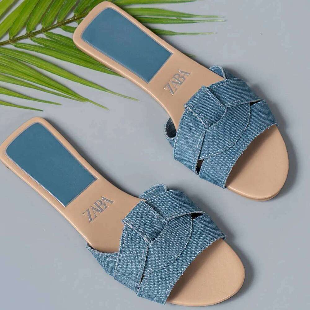 Flat Slippers Casual Shoes Woman 2024 Trend Summer Elegant Dresses Sandals Beach Designer House Round Toe Brand Bathroom