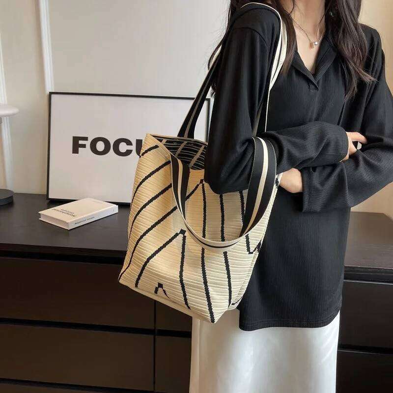 Famous Brand Bags Women Designer Handbags High Quality Shoulder Tote Purse For Stylish And Chic Outfits