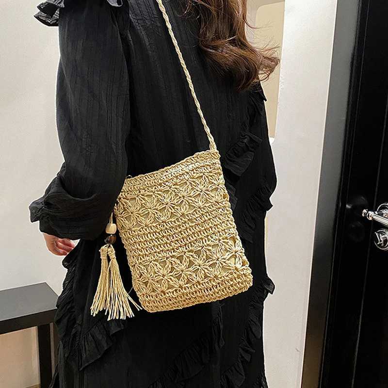 Women Beach Woven Straw Shoulder Messenger Bag with Tassel Boho Hollow Out Crochet Crossbody Handbag Clutch Purse XJ2520528