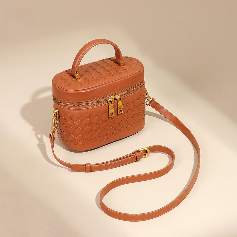 Trendy Handwoven Fashion Versatile Large Capacity Box Commuter Handheld Women's Single Shoulder Crossbody Bag