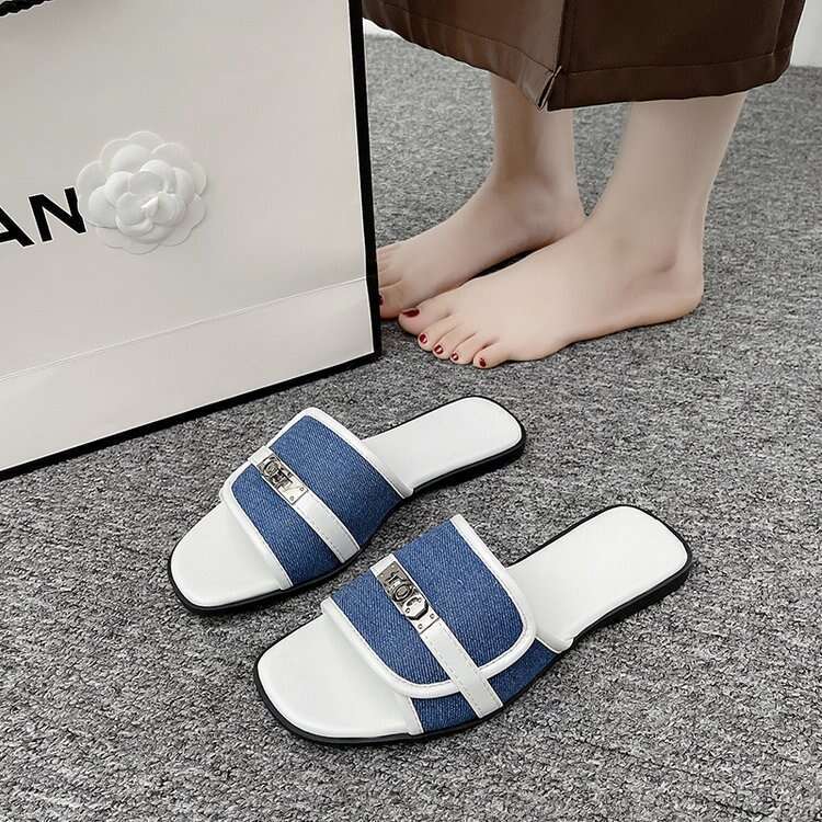 Metal Buckle Plus Size Women's Shoes Designer Sandals Low Heel Sandals, Women's Outdoor Wear 2025 Summer New Square Headed Flat Slippers For