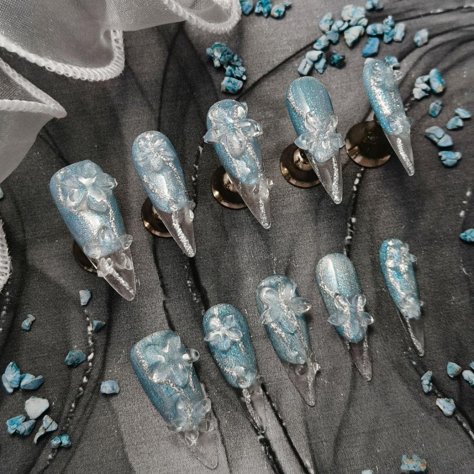 10pcs Handrawn 3D Flowers Handmade Press-on nails Long Stiletto Nails Bundle Crystal Sweet Elegant Finished nail stickers Free storage box jelly glue 