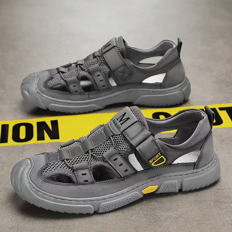 Sandals for men in summer 2025 versatile casual non slip hole shoes sports beach outdoor water wading toe cap cool mop