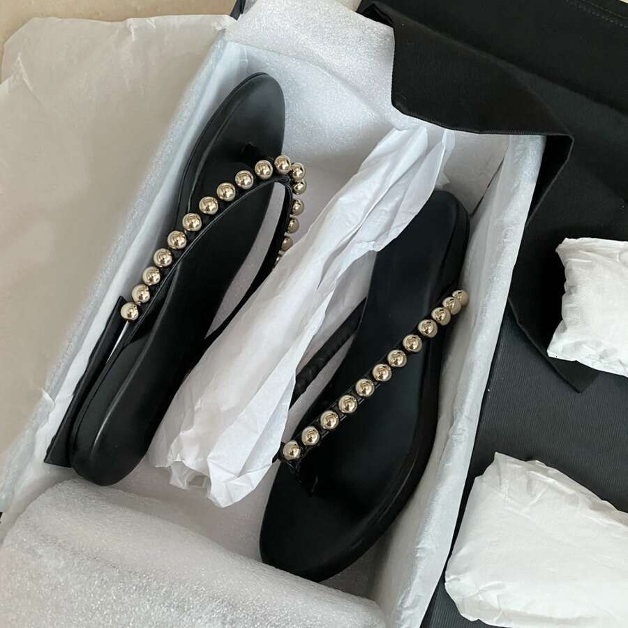 French Style Pearl Genuine Leather Flat Flip-Flops for Women, Outdoor Wear, Summer 2024 New Fashion Beach Toe-Post Sandals