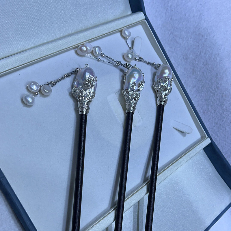 Exquisite Natural Pearls Adorn Your Locks A Timeless Accessory For Any Occasion
