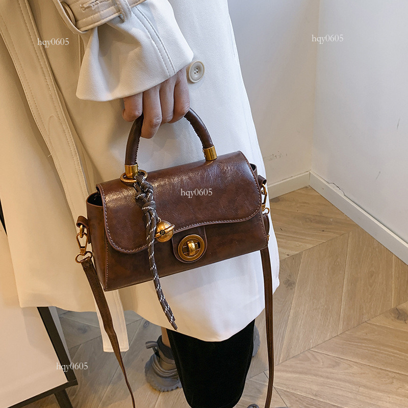 Top quality Brand High Quality New Style Free Delivery Designer Bag Vintage High-End Handbag for Women 2024 Autumn Winter Simple Small Square Versatil