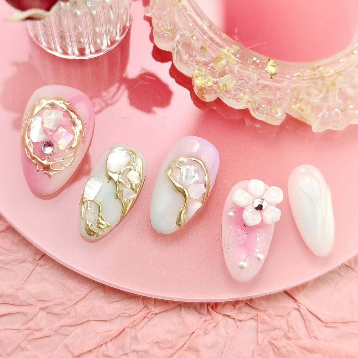 10pcs Sweet Handmade Press-on nails Short Almond Nails Bundle Hand drawn 3D Flowers Butterfly Diamond Finished nail stickers Free storage box jelly gl