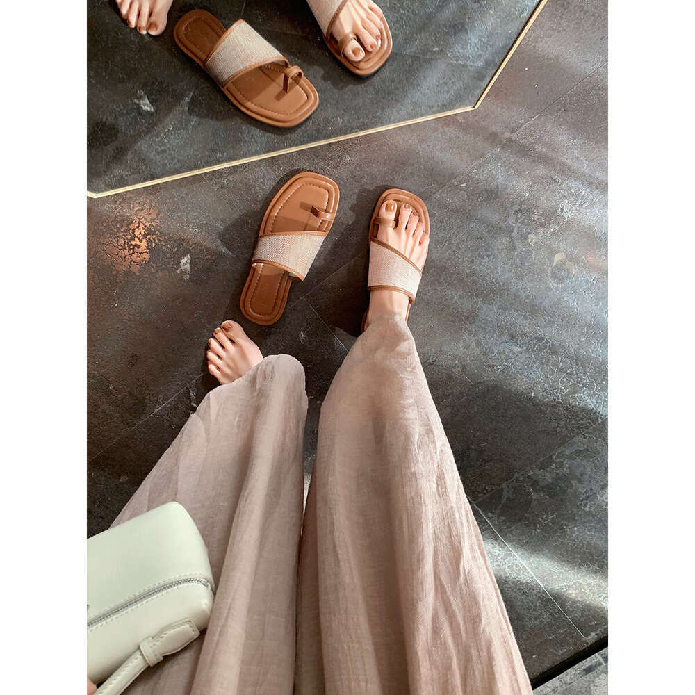 In Stock Grape Mom Style Casual Flat Square Toe Ring Slippers for Women Summer Outdoor Woven Color Block Sandals