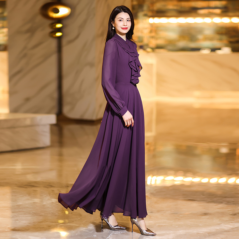 Chic Floral Patterned Long-Sleeve Maxidress Perfect for Summertime Events