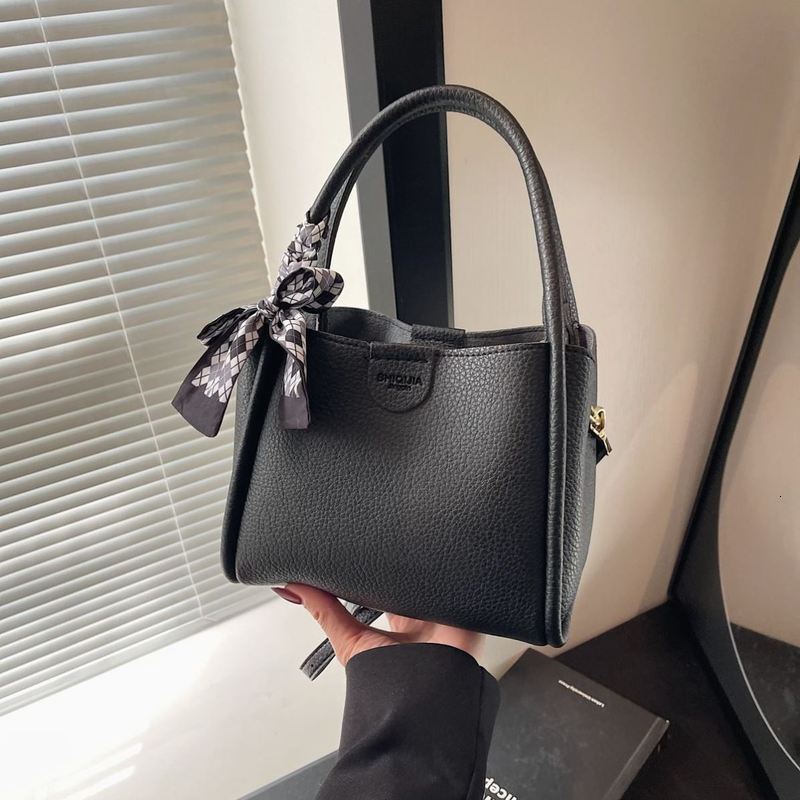 Ladies new texture crossbody bag fashion super soft multifunctional fashionable handbag designer fashion fashionable women s shoulder bag