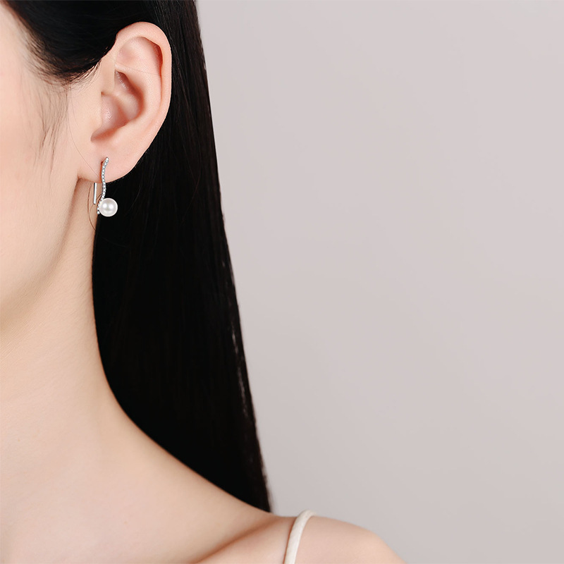 Luxury Women's Wavy Patterned S925 Silver Earrings Featuring Real Moissanites and Cultured Pearls