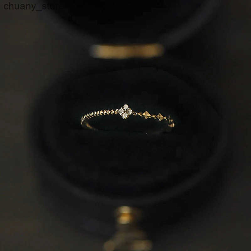 ANENJERY Silver Color Zircon Flower Twist Thin Ring For Women Asymmetric Exquisite Simple Jewelry All Match z250529NIC6