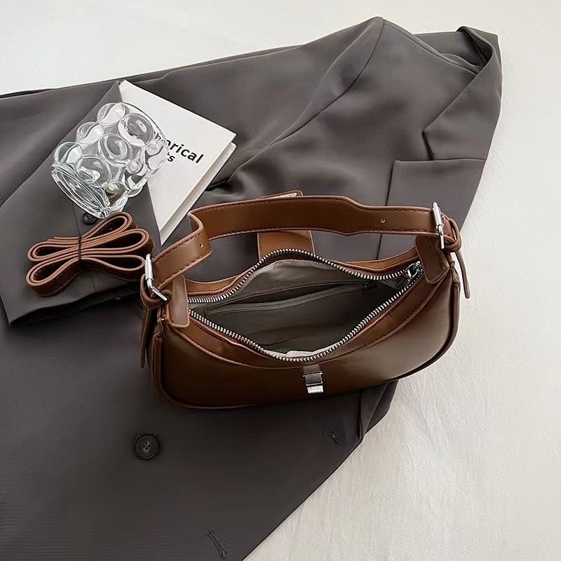 Classic luxury Designer Bag Hot Totes Bags Free Shipping Shoulder Bags New Daily Handbag Fashionable Letter Daily Flap for WomenDesigner Shoulder hand
