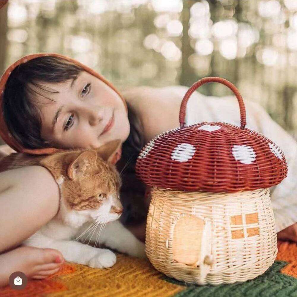 Women's Bags Designer Cute Mushroom Rattan Bohemian Wicker Straw Purses And Handbags Handmade Woven Beach Bags For Women Bucket Bag Tote Clutch