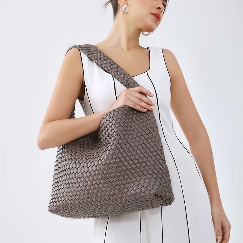 Tote Bag Handwoven Large Capacity Tote New Casual Fashion Textured Shoulder Bag Soft Leather Shoulder Bag Braided Handbag
