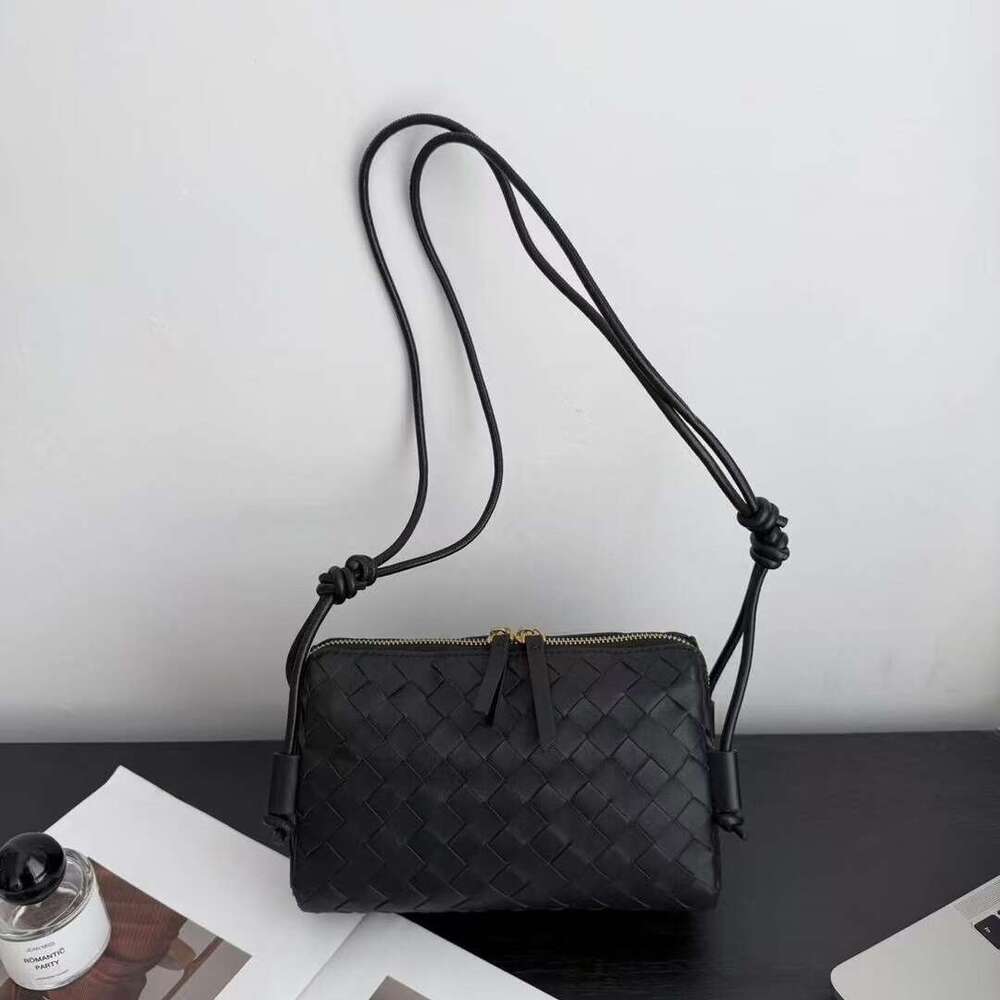 Tote Bag Braided Handbag New Sheepskin Woven Shell Single Shoulder Crossbody Cloud Handbag Knotted Zipper Small Square Bag Shoulder Bag