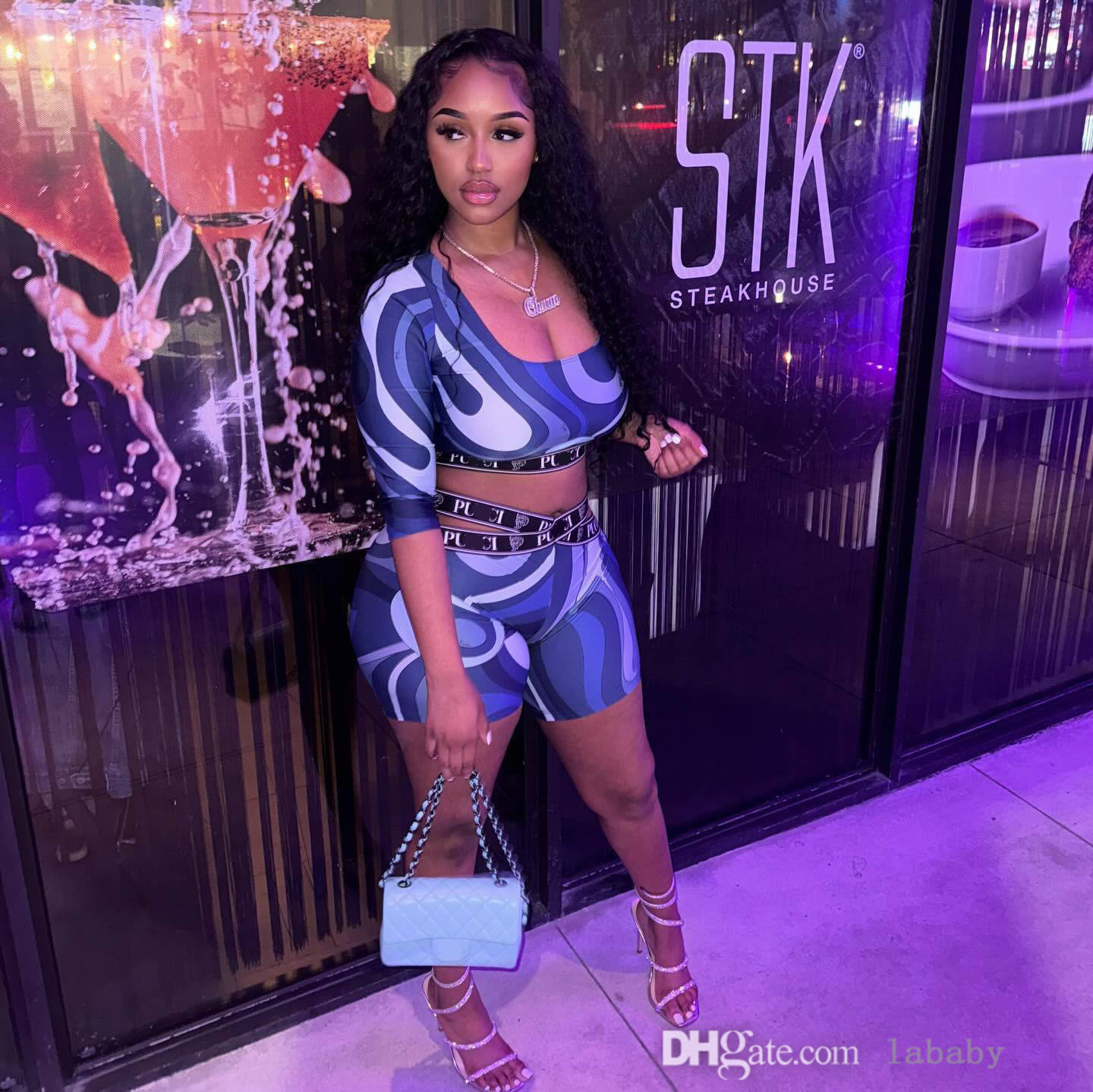 2025 Summer Designer Tracksut Fashion Sexy Two Piece Set Women Digital Printed Crop Top And Slim Fit Shorts Casual Suit