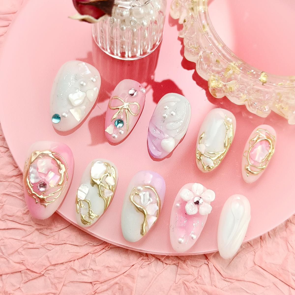 10pcs Sweet Handmade Press-on nails Short Almond Nails Bundle Hand drawn 3D Flowers Butterfly Diamond Finished nail stickers Free storage box jelly gl
