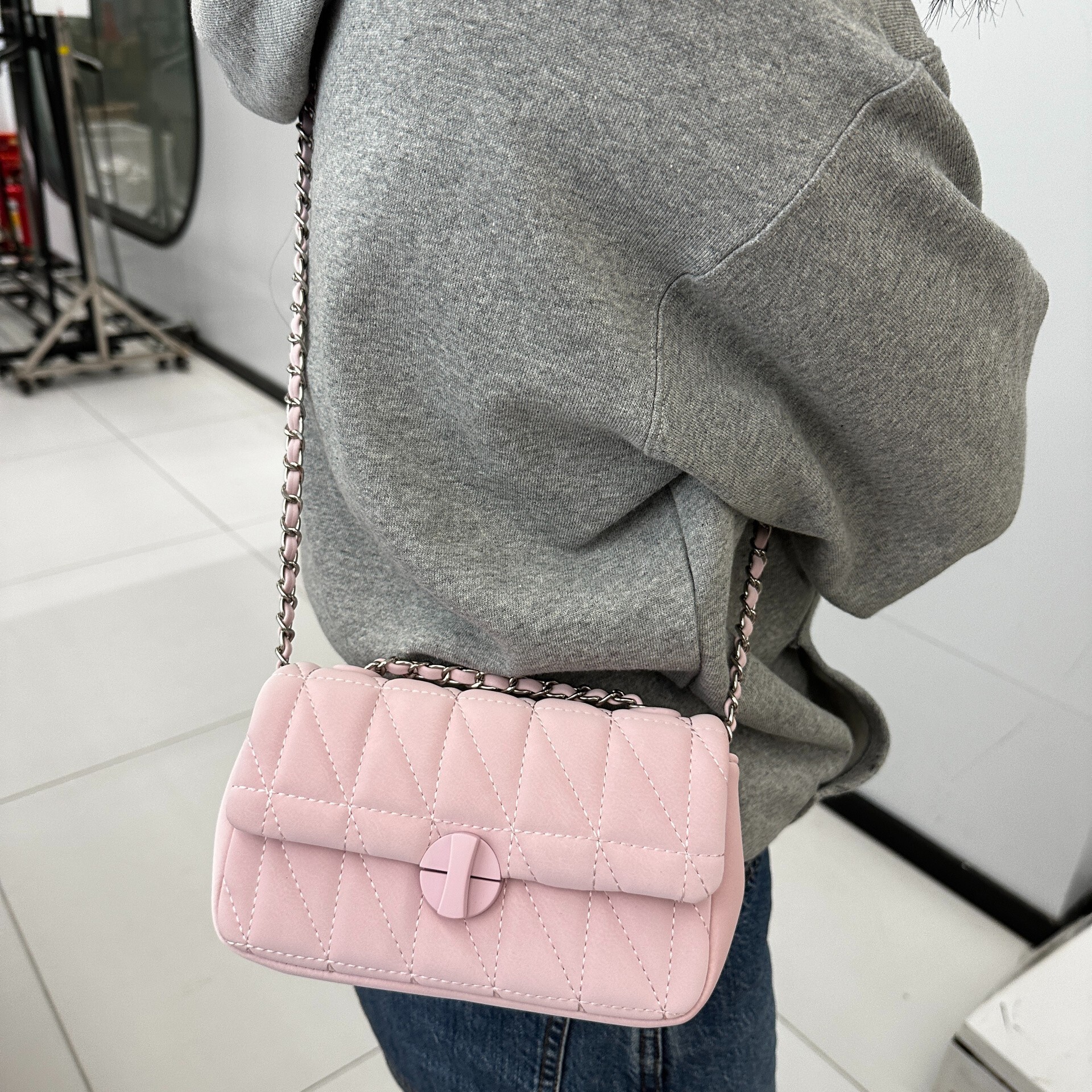 New fashion crossbody bag small bag shoulder bag armpit bag commuting bag designer quilted fashion women s shoulder bag fashionable crossbody bag