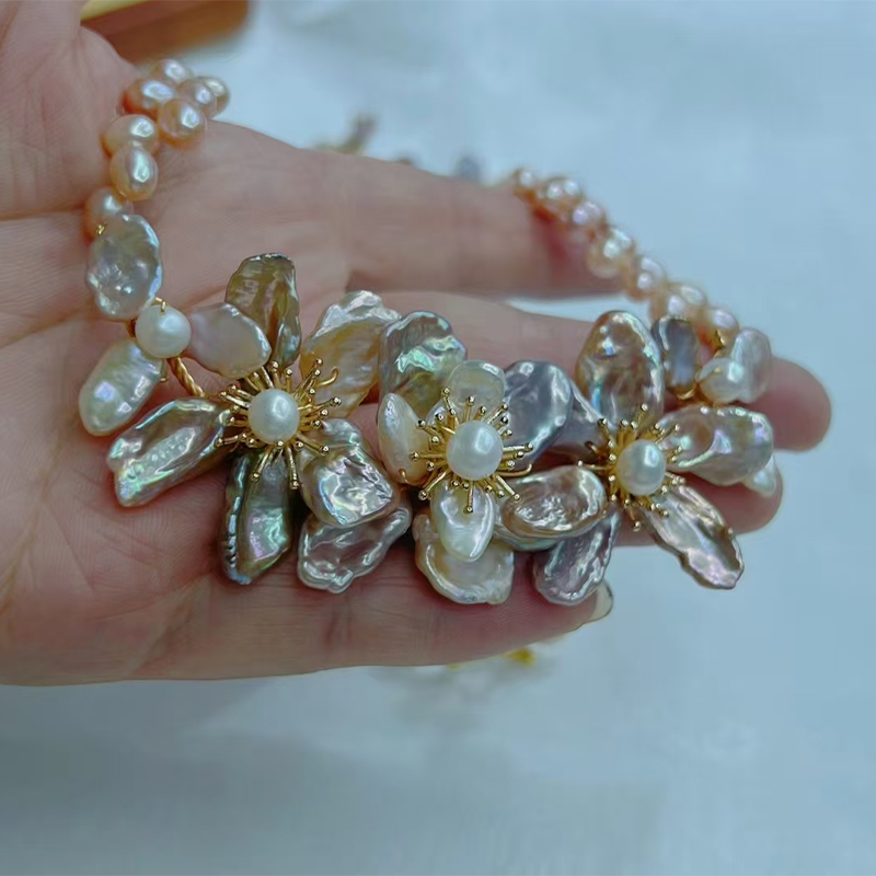 Elegant Natural Pearl Flower Necklace with Matching Earring Set Lightweight Chic Accessory for Everyday Use
