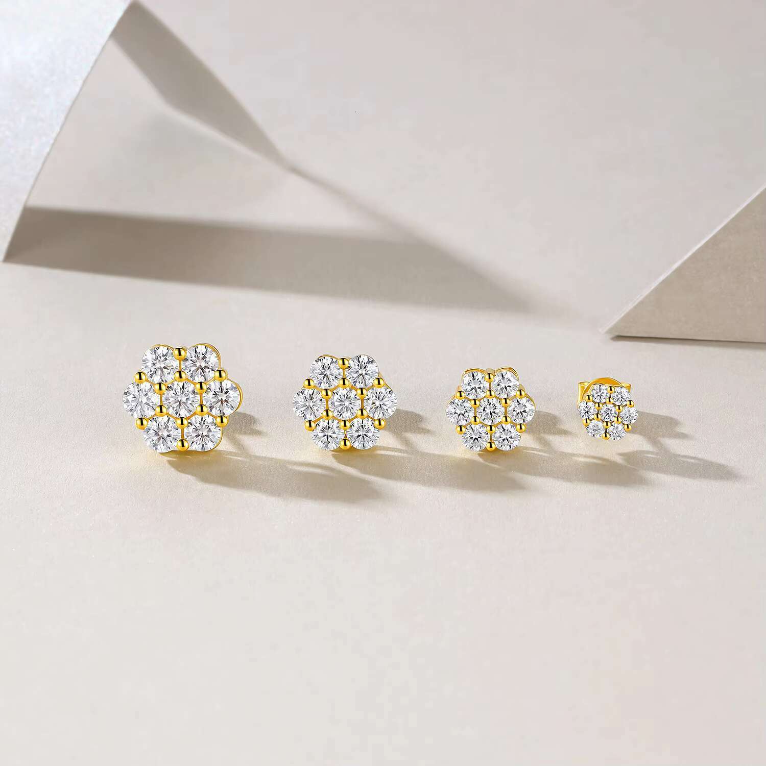 Cluster Flower S925 VVS Moissanite Earrings for Men and Women 925 Sterling Silver Moissanite Stud Earrings with GRA Certificate