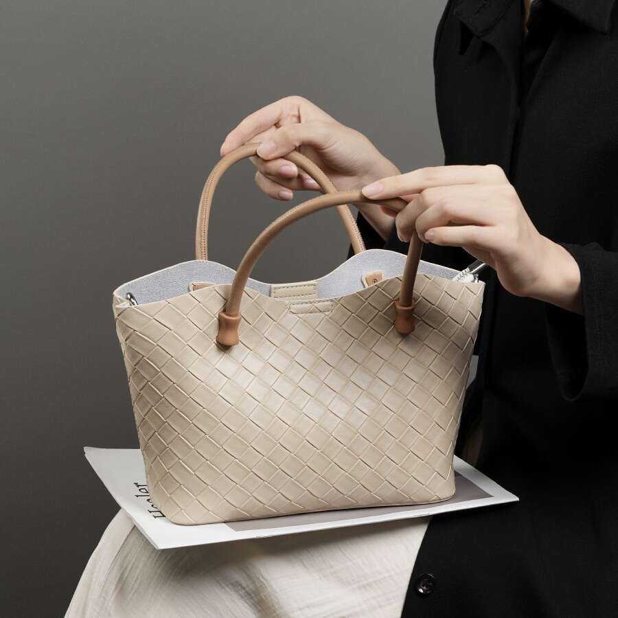 Tote Bag Fashion Crossbody Versatile Trendy Large Capacity Woven Women S New Simple Handheld Genuine Leather Shoulder Bag Shoulder Bag Braided Handbag
