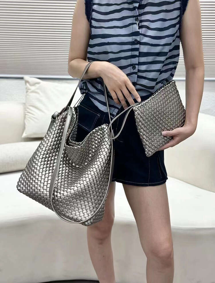 Tote Bag High End Niche Design Handwoven Genuine Leather Tote Underarm New Large Capacity Bucket Bag Trendy Shoulder Bag Braided Handbag