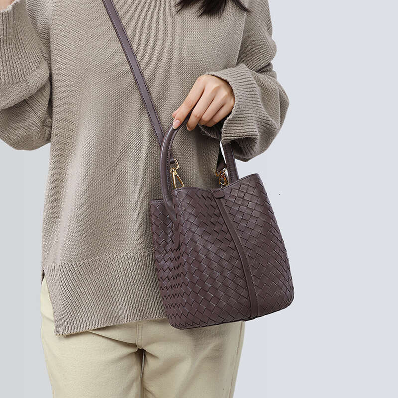 Tote Bag Women S Summer New Crossbody Bucket Genuine Leather Woven Large Capacity Handbag Shoulder Bag Shoulder Bag Braided Handbag